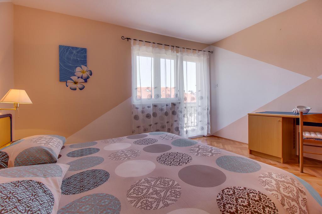 Apartments Petra Mali Lošinj Exteriör bild